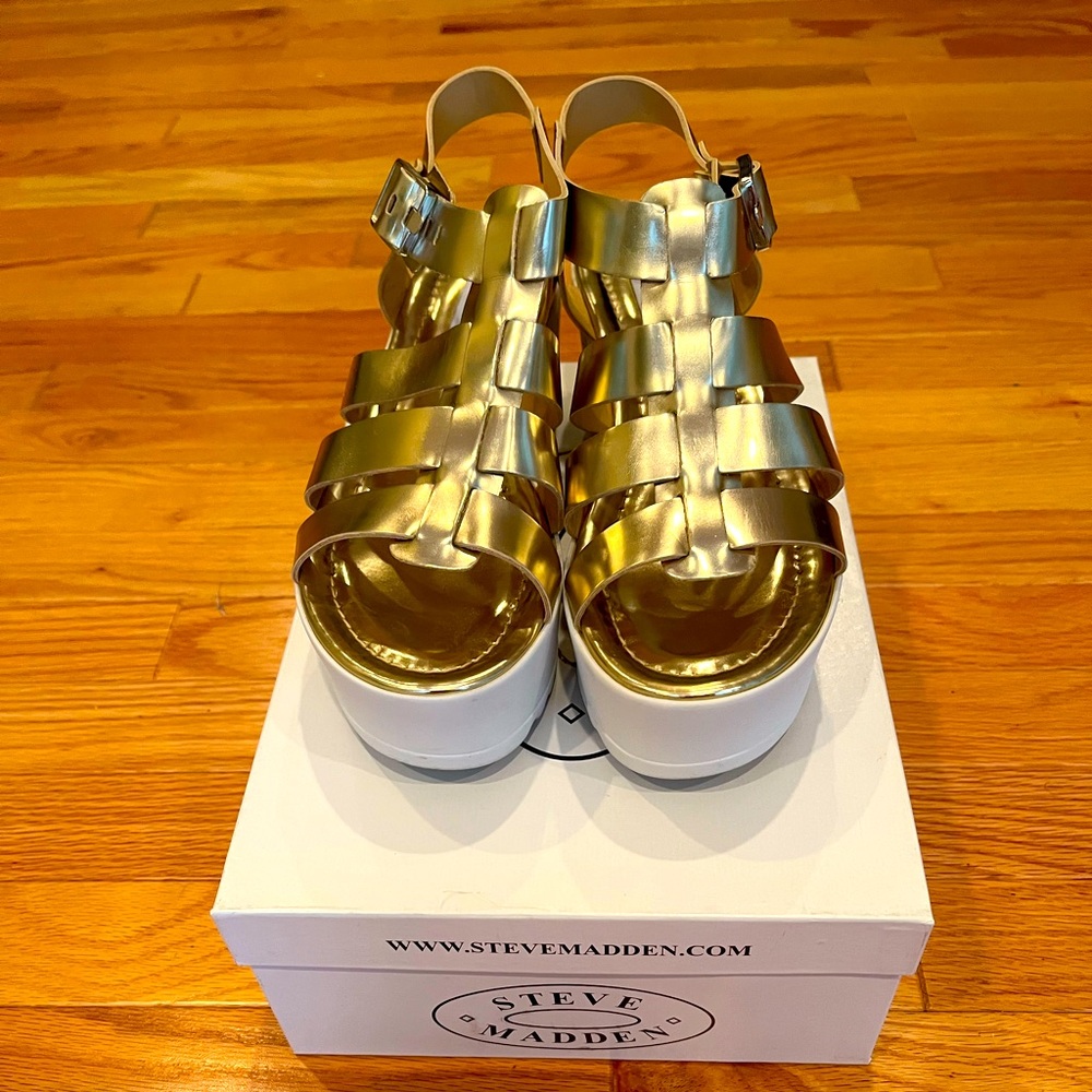 Steve Madden Strangled Gold Leather Platform Sandals, Size 8